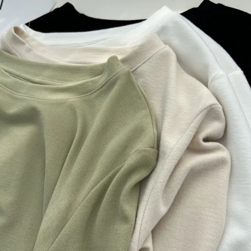 奥特莱斯~外贸余单秋冬温柔纯色圆领长袖T恤女宽松显瘦打底衫上衣