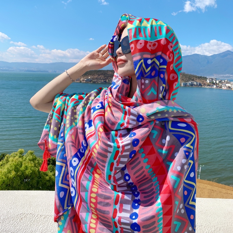 民族风女红色旅行披肩海边防晒