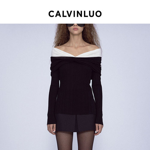 CALVINLUO一字领露肩长袖针织衫