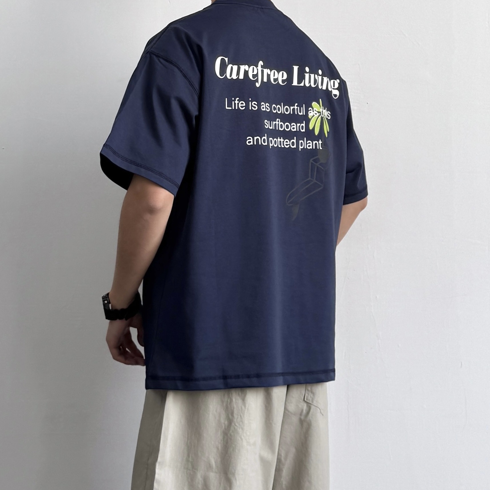 ONUN索罗娜复古英文印花短袖