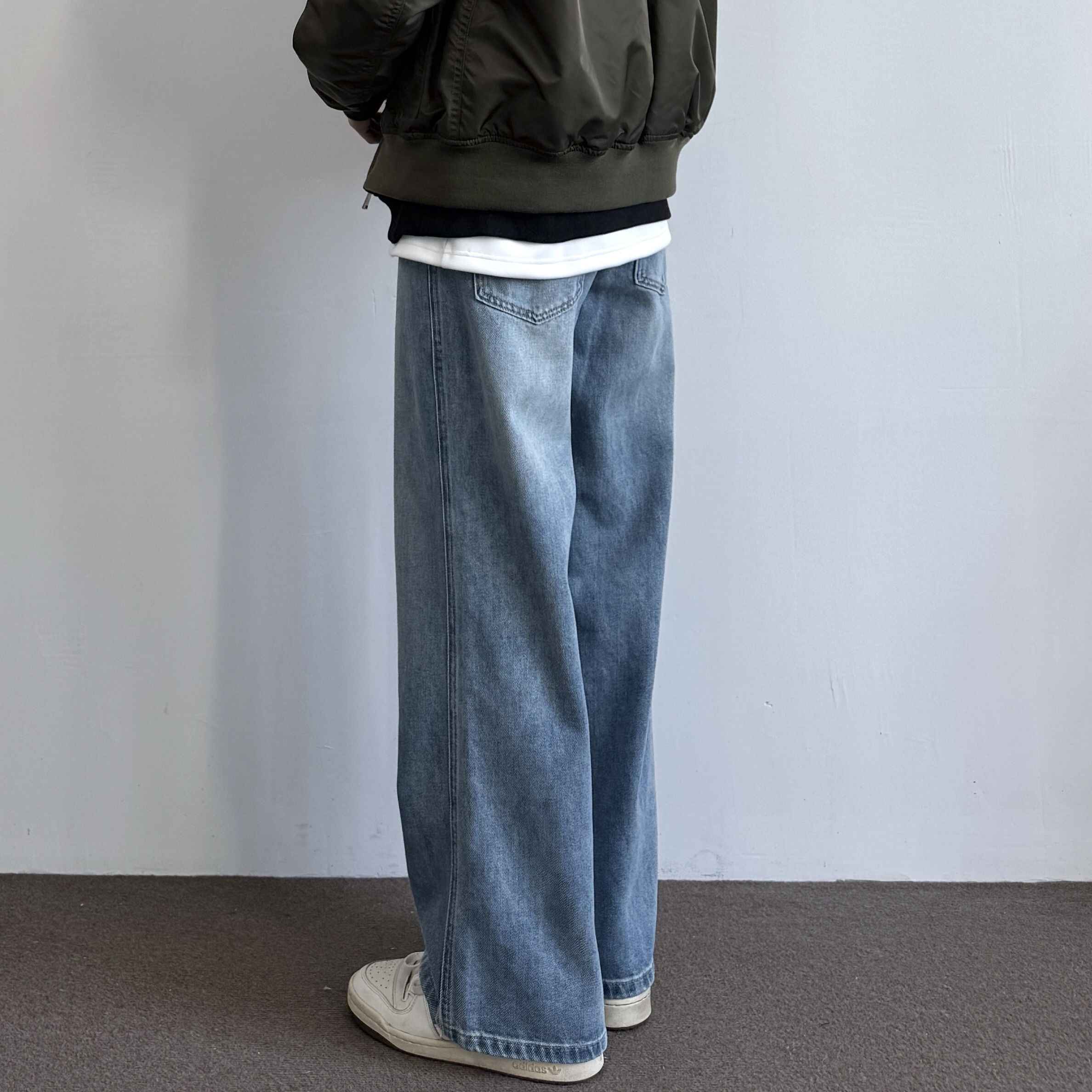 水洗做旧复古宽松直筒牛仔裤