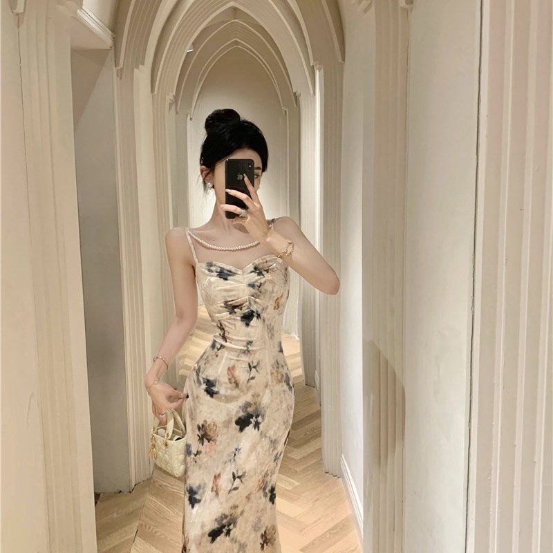 速发名裙裙子丝绒吊带秋衣媛高级感连冬法式长裙气质轻礼服
