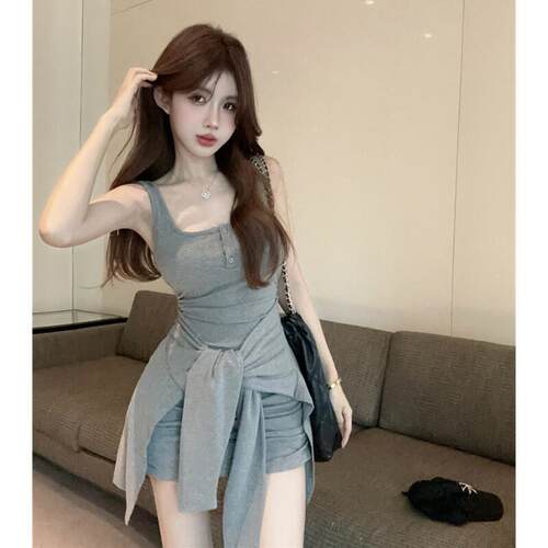 假两件绑带灰色吊带连衣裙女夏季修身辣妹短裙带胸垫收腰包臀裙子