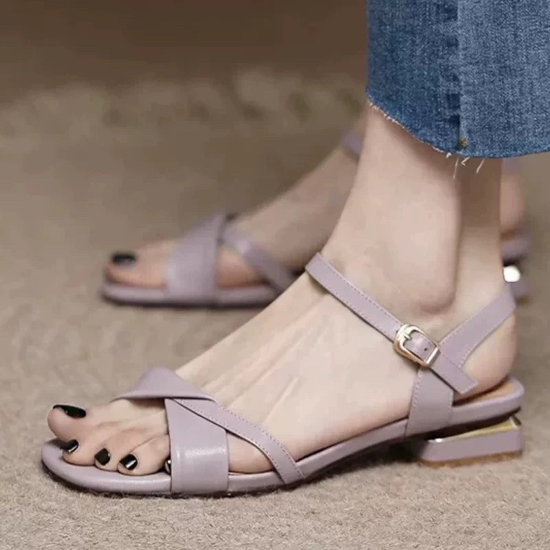 断码特价。2.5厘米头层牛皮凉鞋女6862
