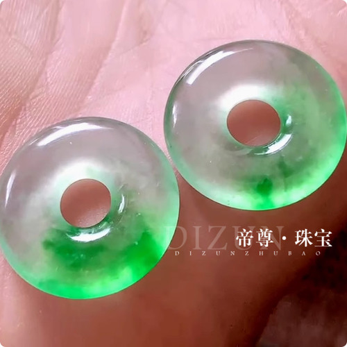 白冰种飘绿花精美甜甜圈耳饰