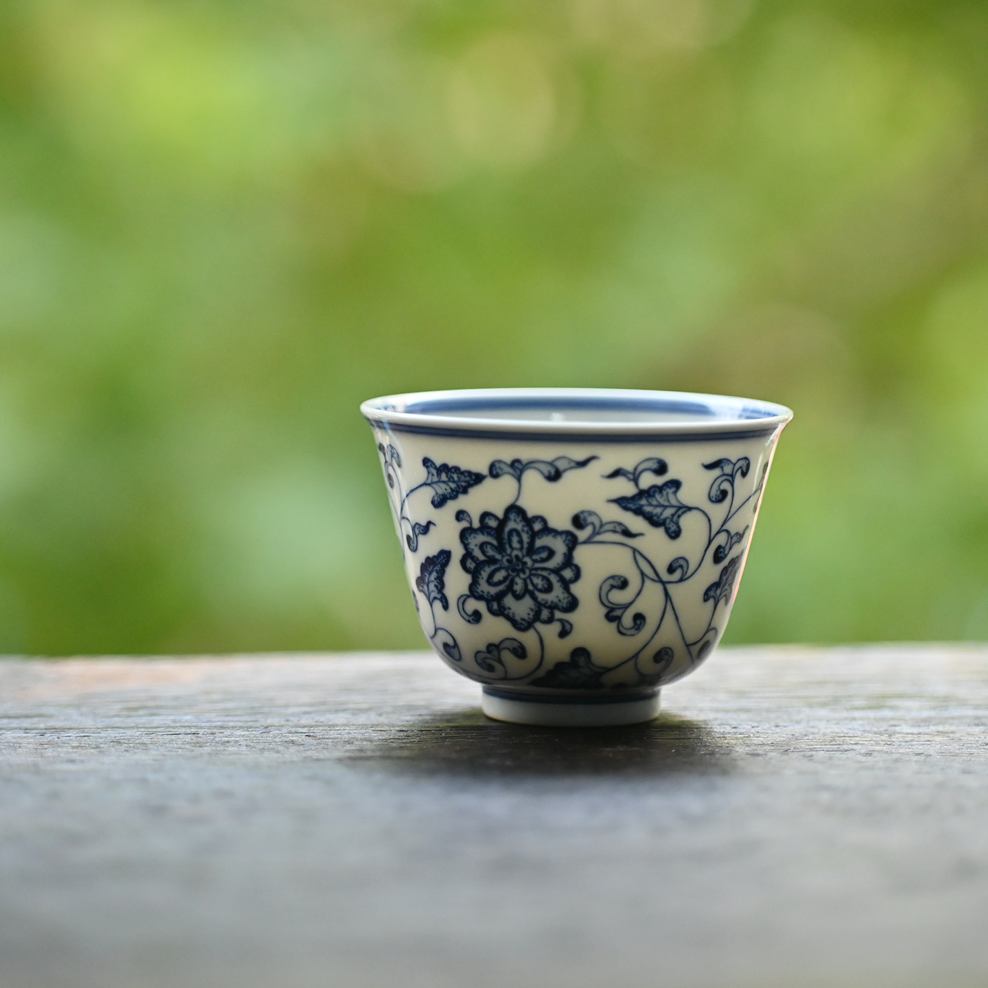 卿山茶器青花手绘缠枝牡丹主人杯