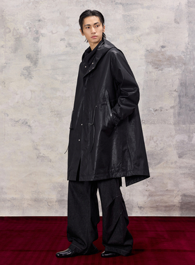 芸蚁〔墨麒麟〕油蜡洗水工艺弯刀袖高亮纯棉M51改良连帽防风大衣