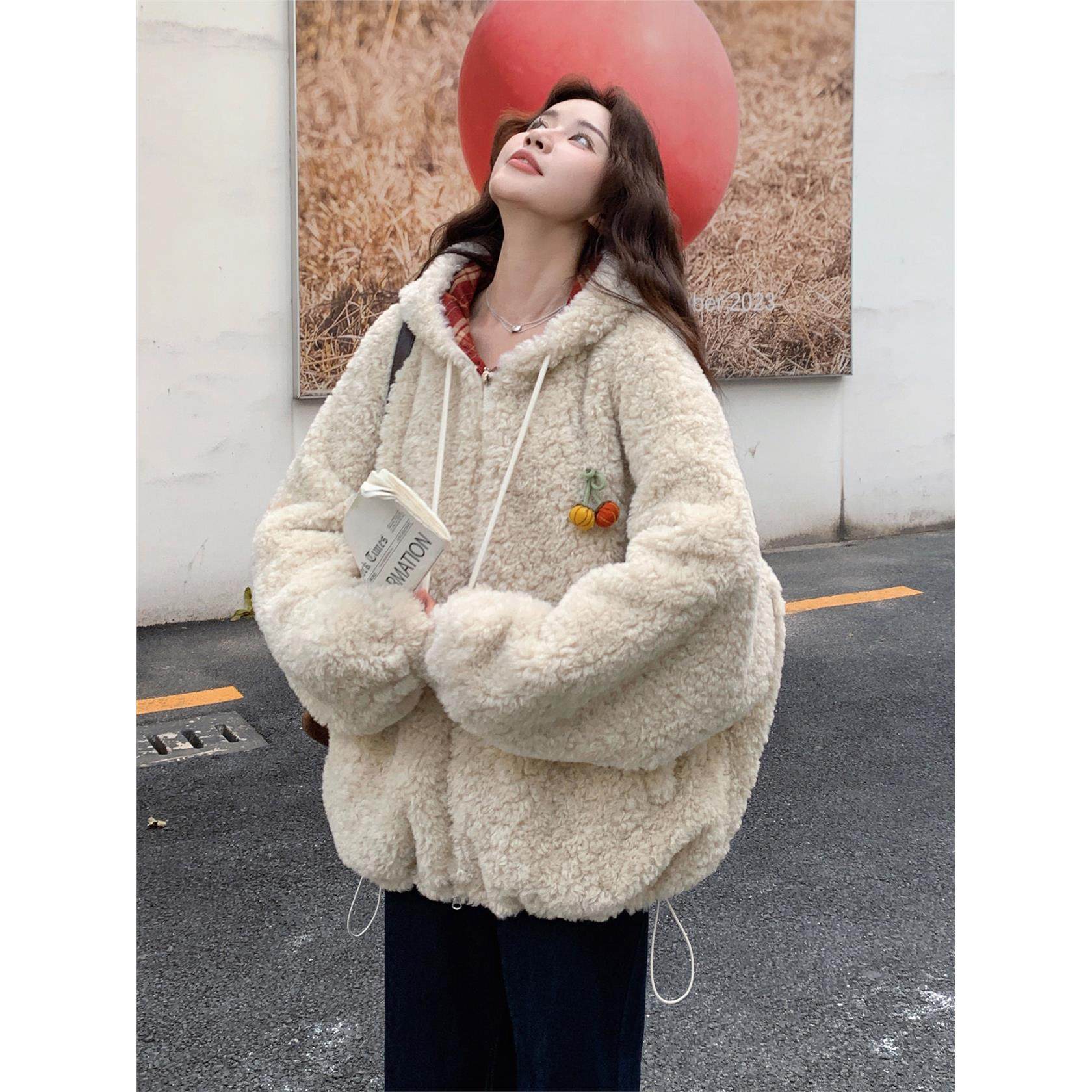 浅米色慵懒风连帽羊羔毛外套女2025冬季新款保暖加厚皮毛一体棉服,个性定制/设计服务/DIY,棉服工装,淘宝优惠券,粉丝福利购,淘宝优惠卷