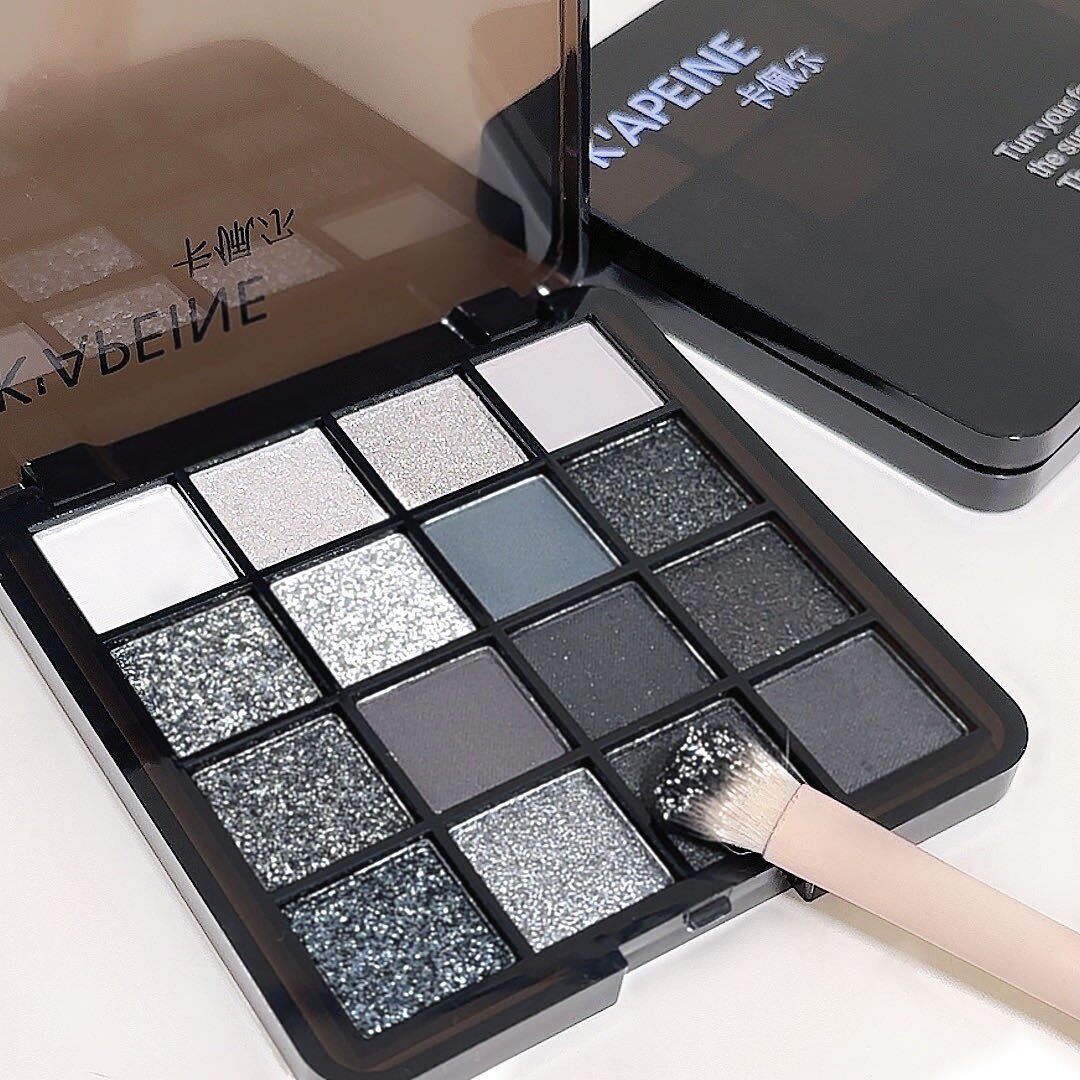 新款推荐卡佩尔16色烟熏玫瑰眼影盘珠光哑光大亮片细闪卧蚕新手