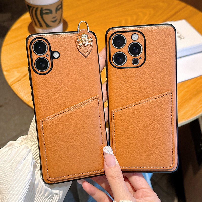 适用iphone16pro手机壳皮纹斜挎挂绳16promax高级感棕色卡包苹果16plus保护套潮牌骷髅全包软边防摔挂脖式ins