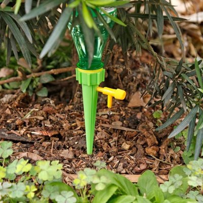 Automatic flowerpot with a switch to control valve soaker dr