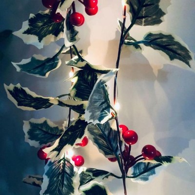 Artificial Christmas Garland with Spruce Cypress Pinecones R