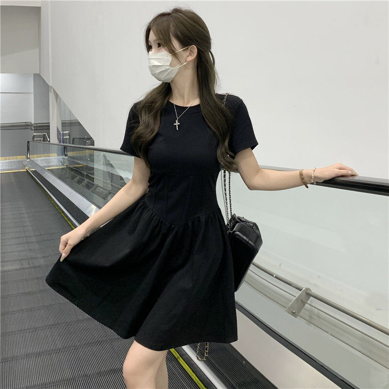 小黑裙鱼骨掐腰2026超火