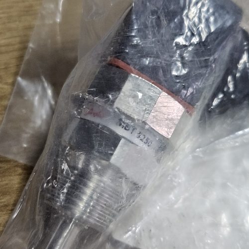 Danfoss MBT5250 084Z8011 PT100 ClassB 温度传感器全新现货议价