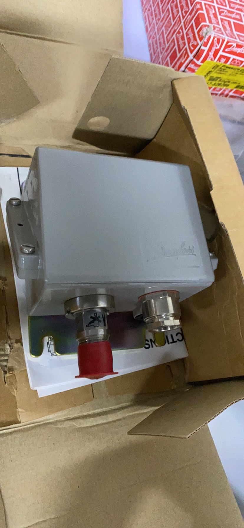 Danfoss丹佛斯EMP2-084G2207压力变送器全新现货议价