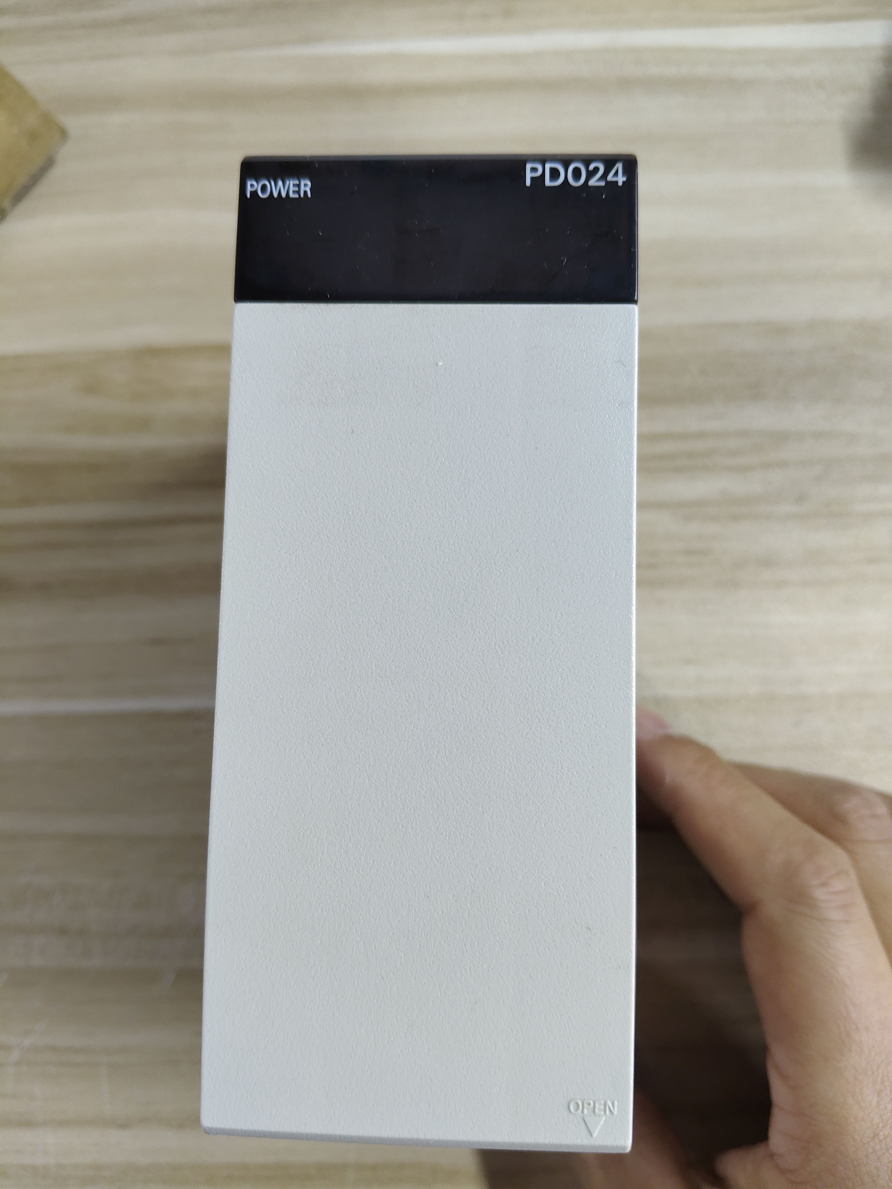 OMRON   C200HW-PD024  全新原装现货议价