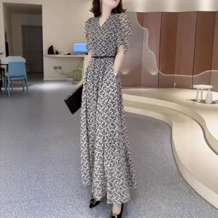 英国moleubak夏季新款高级感优雅复古碎花v领长款连衣裙女