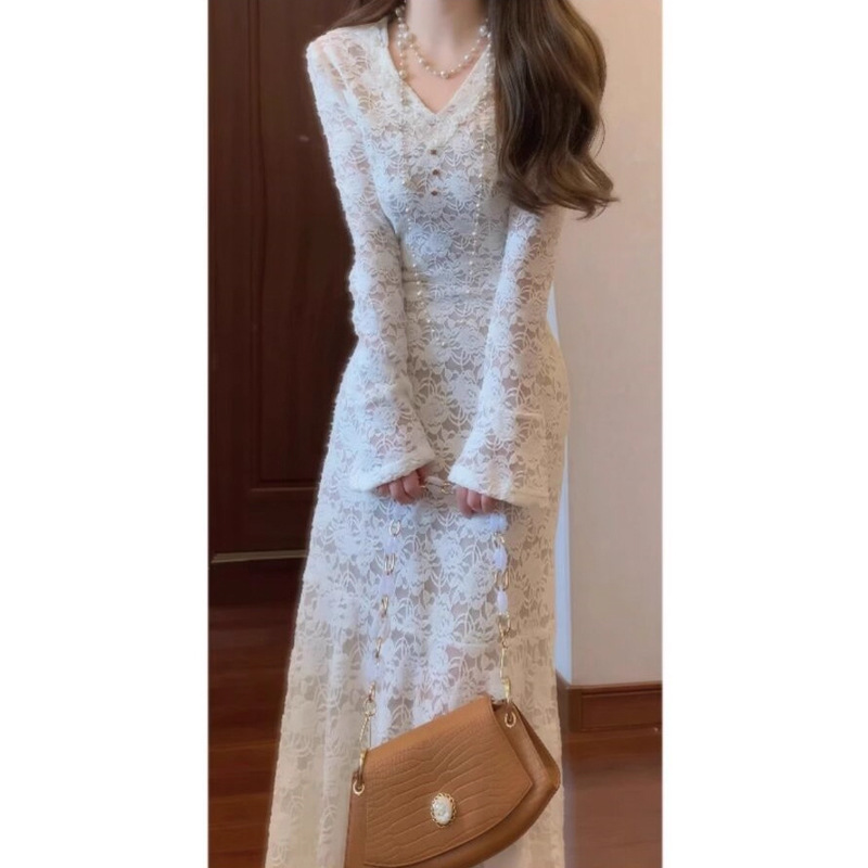 无恋2025秋季法式轻奢设计感植绒蕾丝连衣裙收腰气质鱼尾长裙