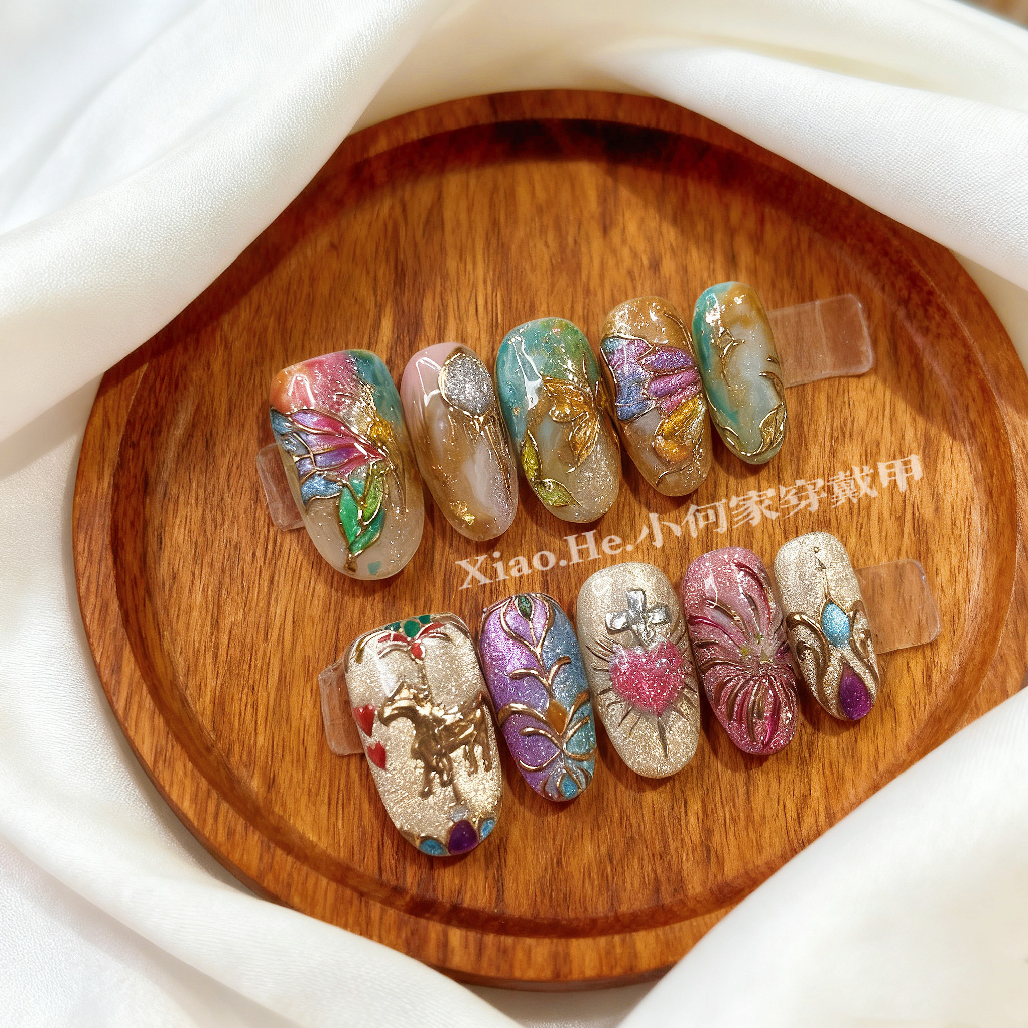 SS【 旋转小木马】小何家纯手工穿戴甲·高级手绘美甲贴片,商务/设计服务,礼品定制,淘宝优惠券,粉丝福利购,淘宝优惠卷