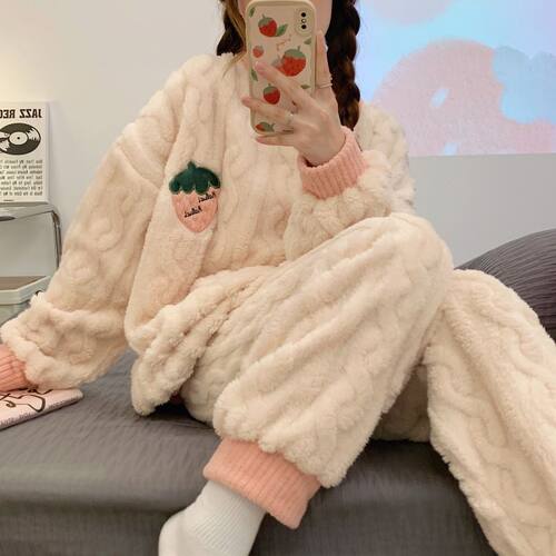 2023年新款睡衣女秋冬款珊瑚绒法兰绒可外穿家居服套装