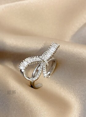 Exaggerated atmosphere Crystal Bow Ring female light luxury