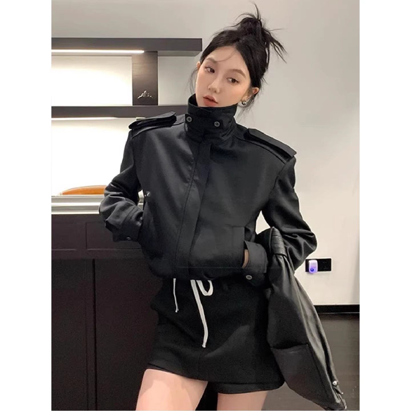 早秋休闲百搭黑色外套女2026新款巨好看的小个子短款韩系立领夹克,女装/女士精品,短外套,淘宝优惠券,粉丝福利购,淘宝优惠卷