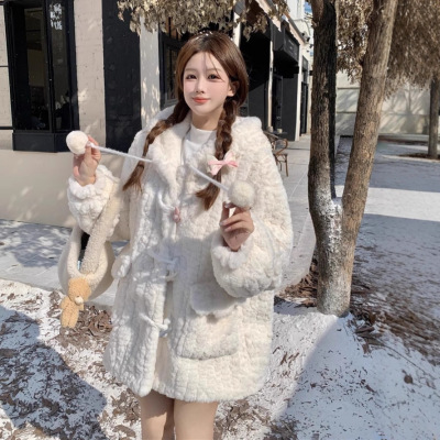 白色羊羔绒外套女皮毛一体2025秋冬季新款高级感牛角绒羊羔毛上衣