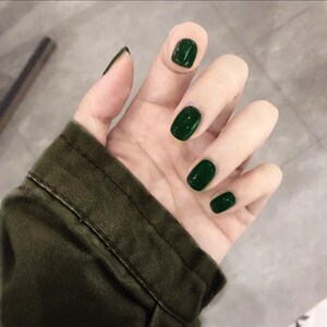 显手白的美甲墨绿色短款美甲贴片假指甲甲片成品穿戴美甲可拆卸