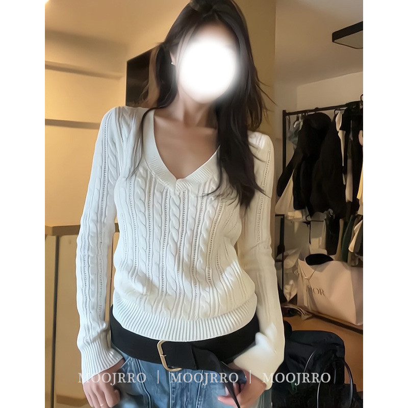 白色V领麻花套头针织衫女秋季2024新款韩版古着感纯欲针织衫外穿