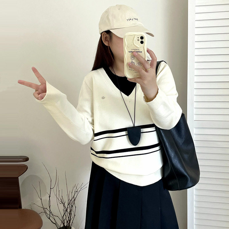 大码女装撞色假两件圆领上衣女学院风毛衣2026秋胖mm针织衫23337-