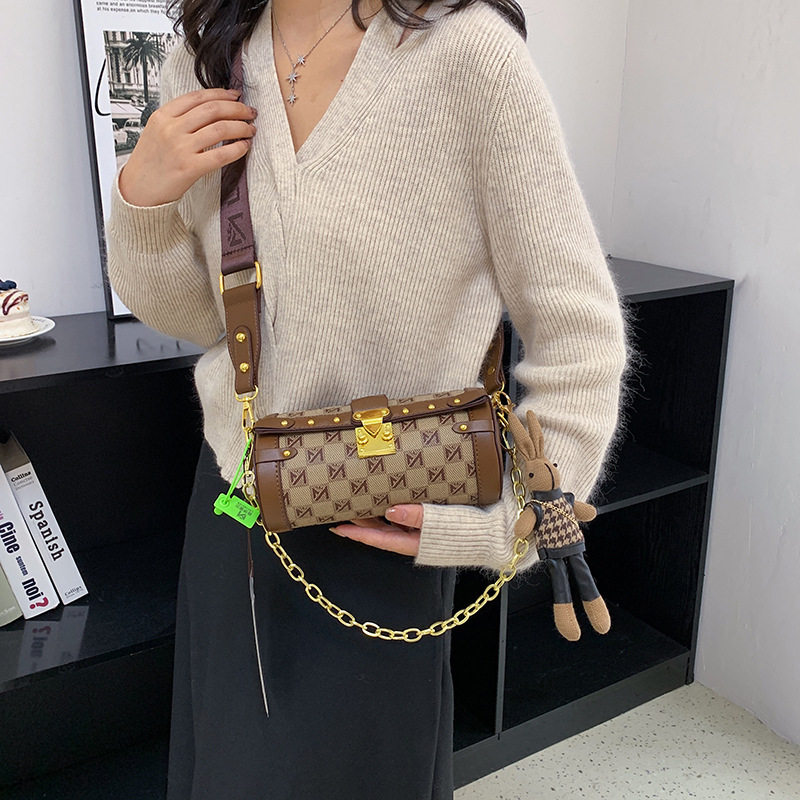 包包女2025新款时尚斜挎包单肩小圆包枕头包巴比龙老花笔筒圆筒包
