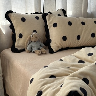 温柔复古ins简约波点黑色花边牛奶绒四件套冬天珊瑚绒四件套床笠