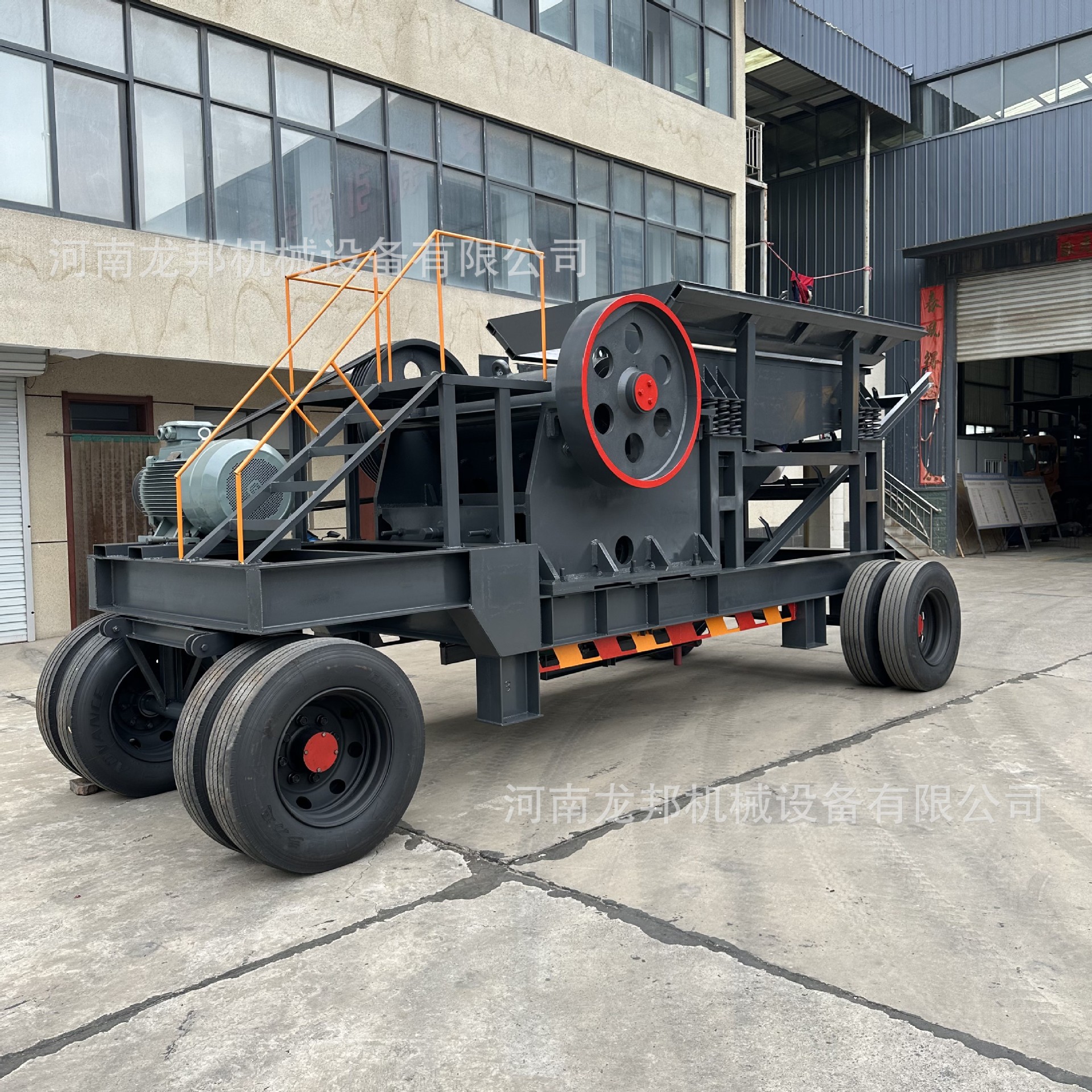 龙邦机械 颚式粉碎机石头鹅卵石建筑垃圾碎石机铲车上料鄂破石机