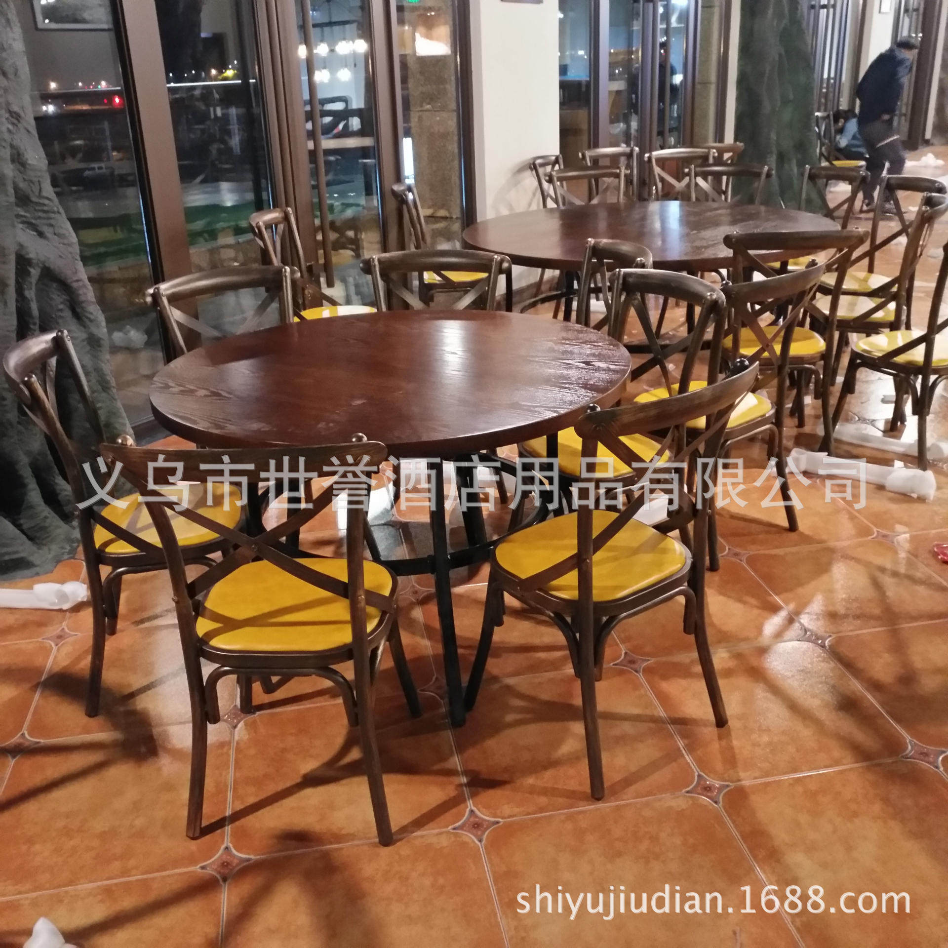 绍兴台州休闲餐厅金属X椅 时尚交叉靠背餐椅 主题餐厅餐桌椅直销