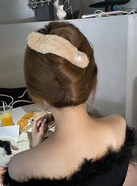 Premium Plush Beaded Duckbill Clip for Stylish BackofHead Ha