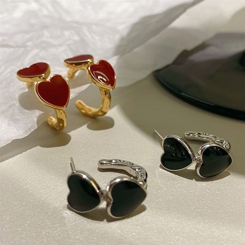 Retro French Glazed Heart Needle Earrings Womens Sense of Li