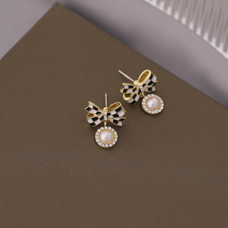 Designer Light Luxury Earrings Checkerboard Bowknot Pearl St