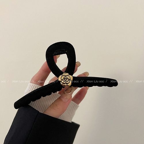 BigBig Camellia Pearl Flocking Shark Clip Essential for Hair