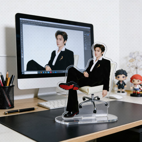 侯明昊亚克力桌面立牌现货