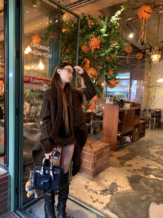 13311大翻领坑条毛衣外套女秋冬松弛感慵懒棕色气质针织开衫长袖