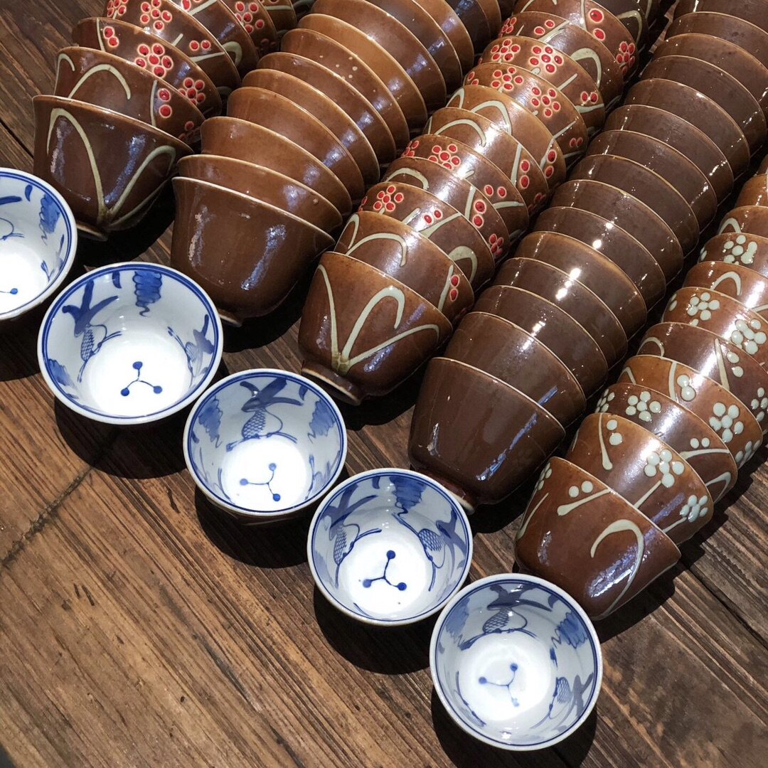(微瑕疵品)80年代出口库存瓷器手绘青花酱釉茶杯子釉下彩柴窑茶杯