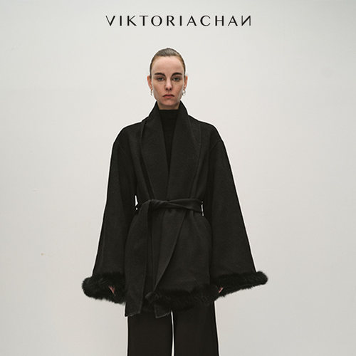 VIKTORIACHAN25/26秋冬成衣系列新品 系带短款落肩喇叭袖毛呢外套