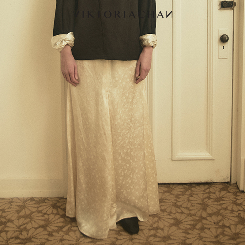 假日胶囊系列新品暗纹半身裙