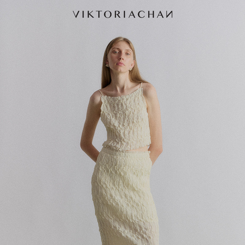 VIKTORIACHAN春夏新品成衣系列 肌理感短款弹力吊带上衣