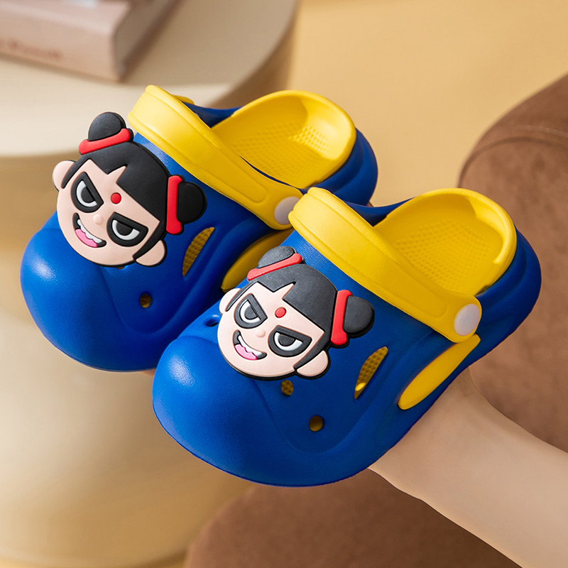 哪吒儿童洞洞鞋男童夏季居家厚底eva防滑卡通宝宝沙滩包头凉拖鞋