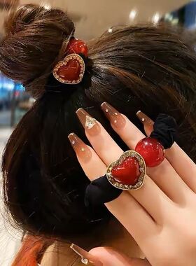 韩式新款红色珍珠小肠发圈马尾头绳高级发绳丸子2024合金发饰