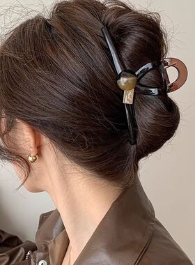 2024新款高级感珍珠抓夹女发夹后脑勺盘发大号鲨鱼夹发卡夹子头饰