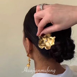 2025新款法式优雅金色花朵发夹气质百搭日常通勤聚会佩戴饰品