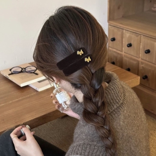 丝绒红色小马水钻发夹女新款高颜值气质百搭优雅掰掰夹刘海头饰女