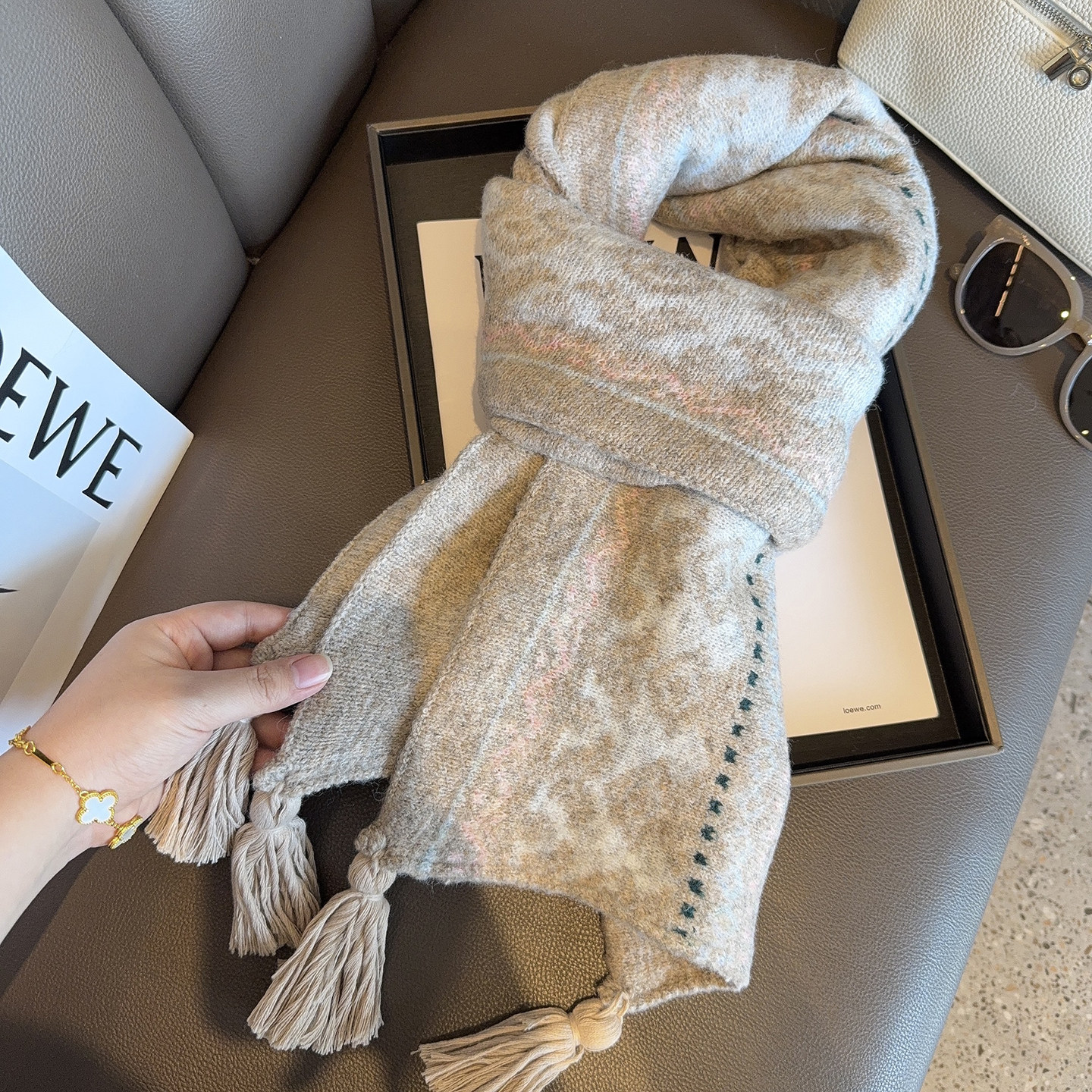 费尔岛假日羊毛混纺双面提花流苏针织围巾秋冬加厚保暖氛围感围脖,服饰配件/皮带/帽子/围巾,围巾/丝巾/披肩,淘宝优惠券,粉丝福利购,淘宝优惠卷